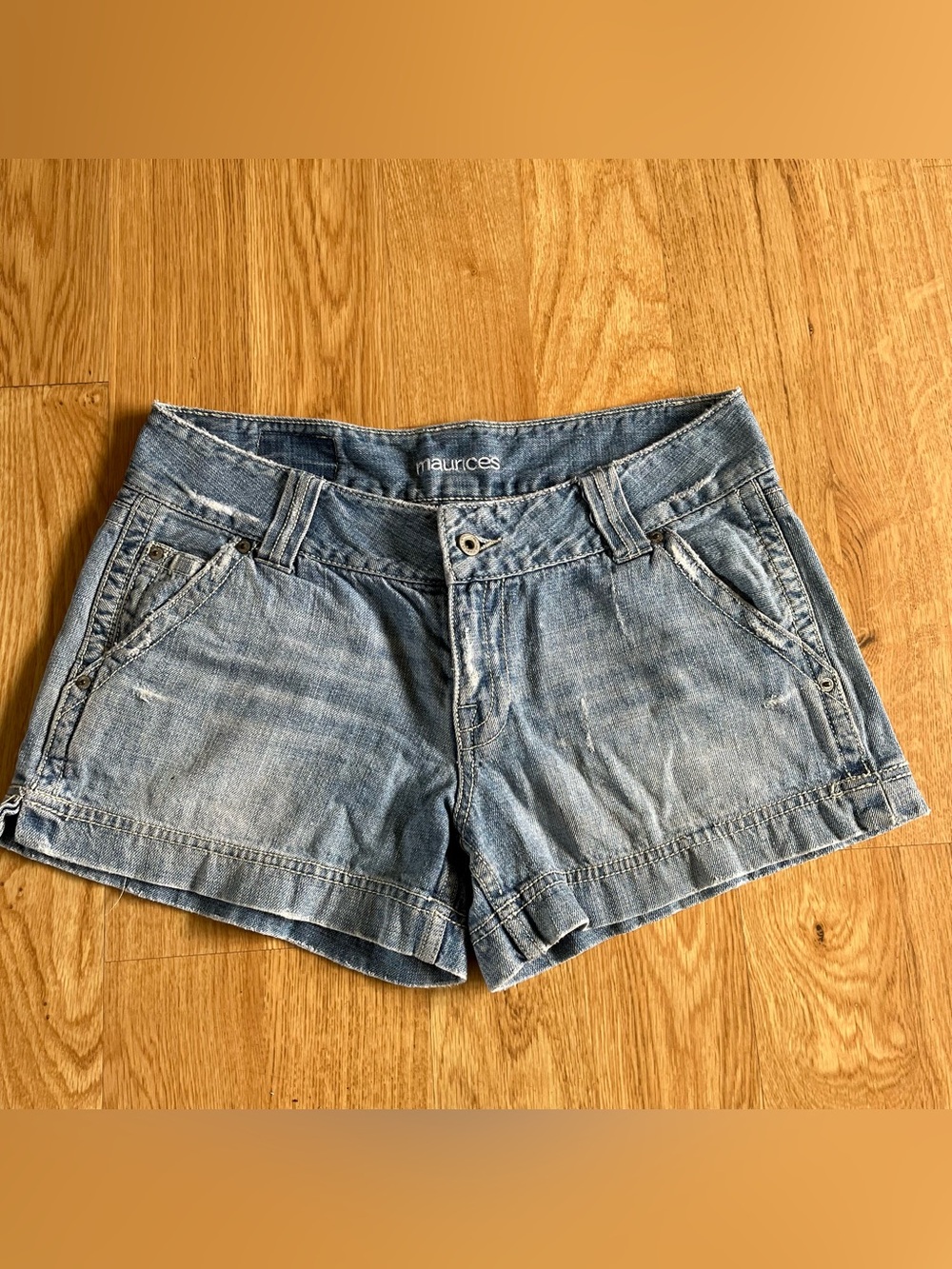 Maurices Premium Denim Shorts Women’s Juniors 11 Blue Low Rise Light Wash